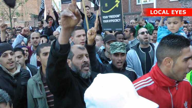 Demonstranterne er vrede over den nye amerikanske Muhammed film