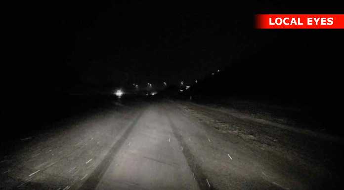 Meget sne på afkørsel samt hovedvej