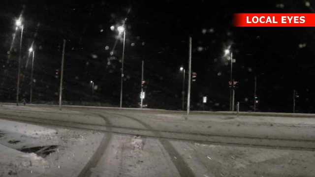 Meget sne på afkørsel samt hovedvej