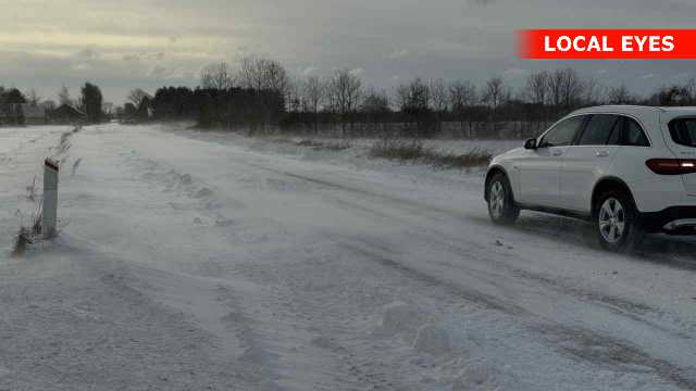 Private hjælper med at rydde vej for sne