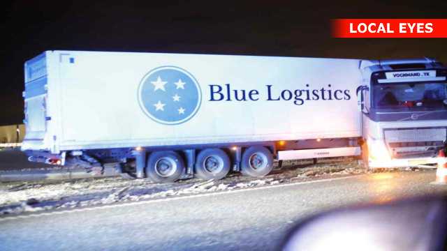 Lastbil ‘sakset’ rundt på Fynske Motorvej