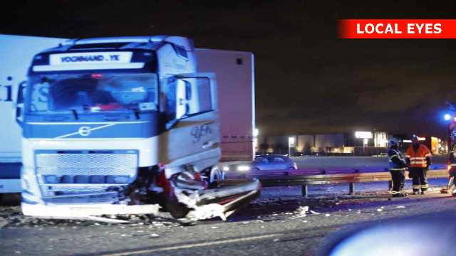 Lastbil ‘sakset’ rundt på Fynske Motorvej