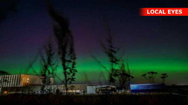 Kraftig nordlys på himlen over Danmark