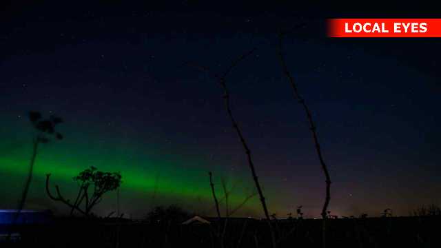 Kraftig nordlys på himlen over Danmark