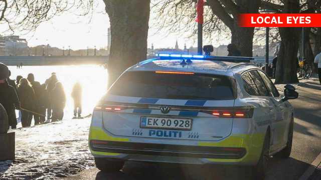 Københavns Politi rydder Sortedams Sø for mennesker på isen kort før kl. 14:00