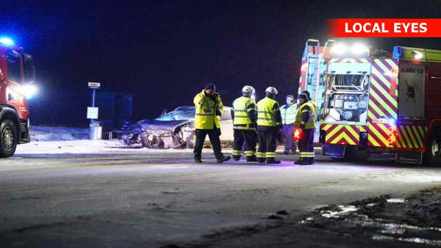 !!Alvorlig ulykke to biler kørt frontal sammen
